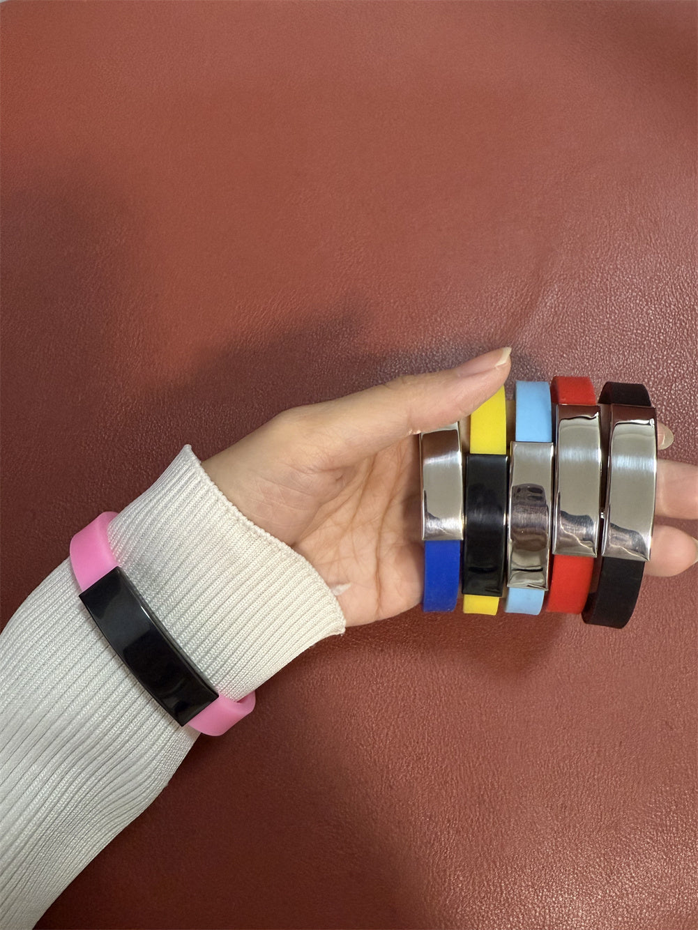 Personalized silicone bracelet with stainless steel plate and buckle